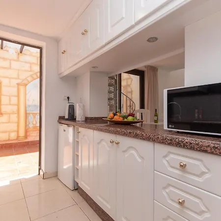 San Miguel Wonderful 2 Bedroom Communal Heated Pool Villa *